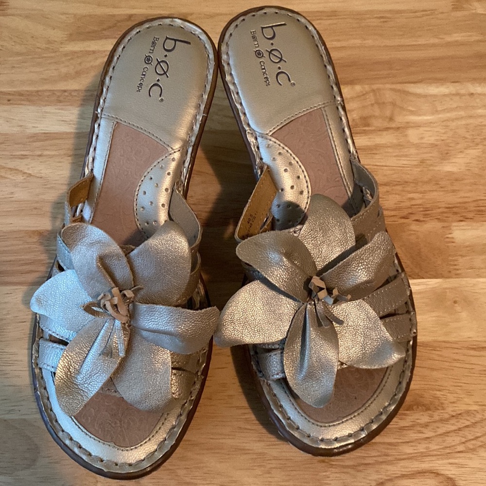 BORN boc Leather Metallic Flower Slide Strappy Sandals - Picture 11 of 11